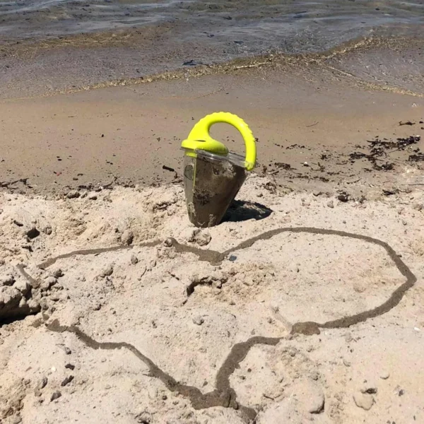 Spilling Funnel XXL Sand & Water Mixing Toy - Image 3