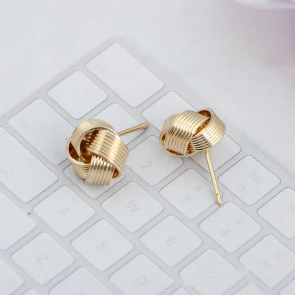 Simple Twist Stud Earrings for Women - Image 3