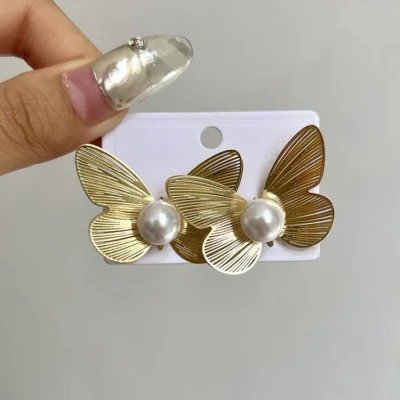 Gold Butterfly Earring – Light Luxury Statement Jewelry